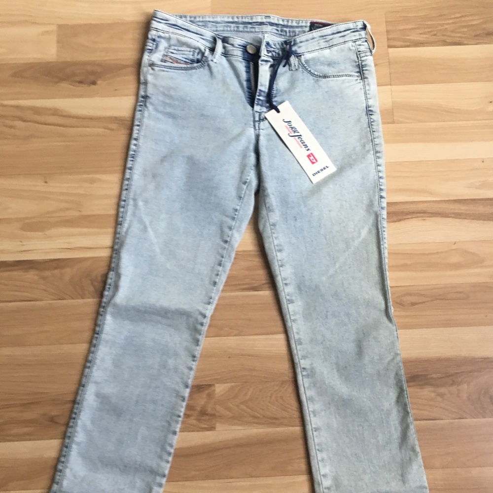 NWT White Diesel Jogg Jeans 👖- Great color! 😎